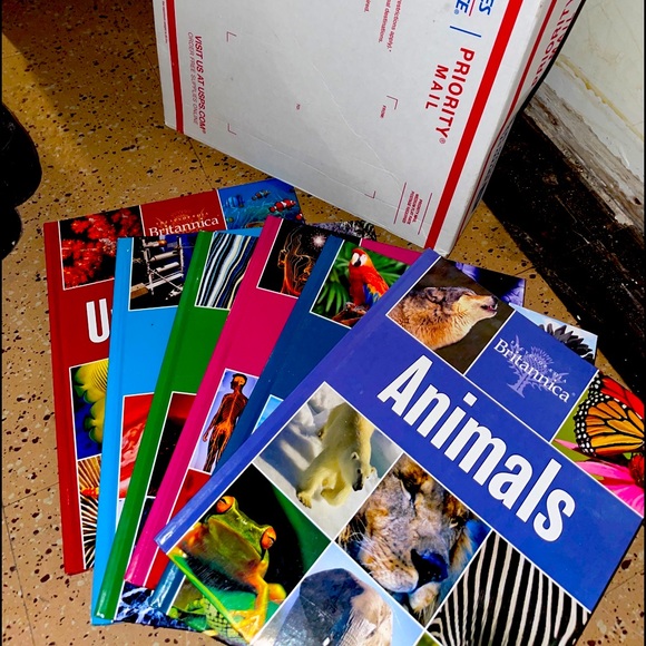 6 encyclopedia. Interactive pen not included. These books are amazing - Picture 1 of 1